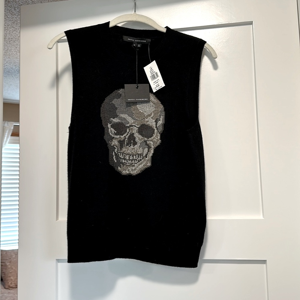 Skull Cashmere sleeveless sweater to layer under jacket